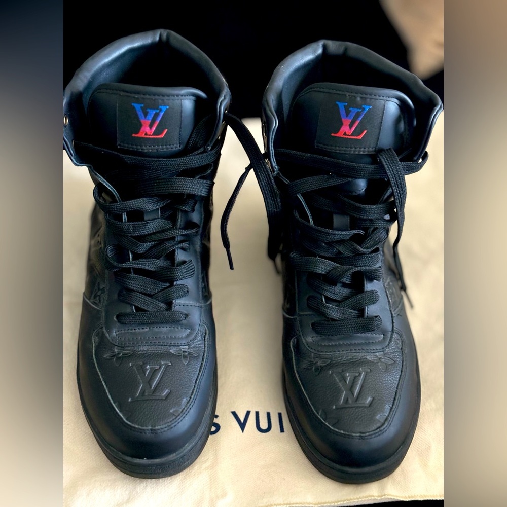 Louis Vuitton all black Rivoli high top size 7